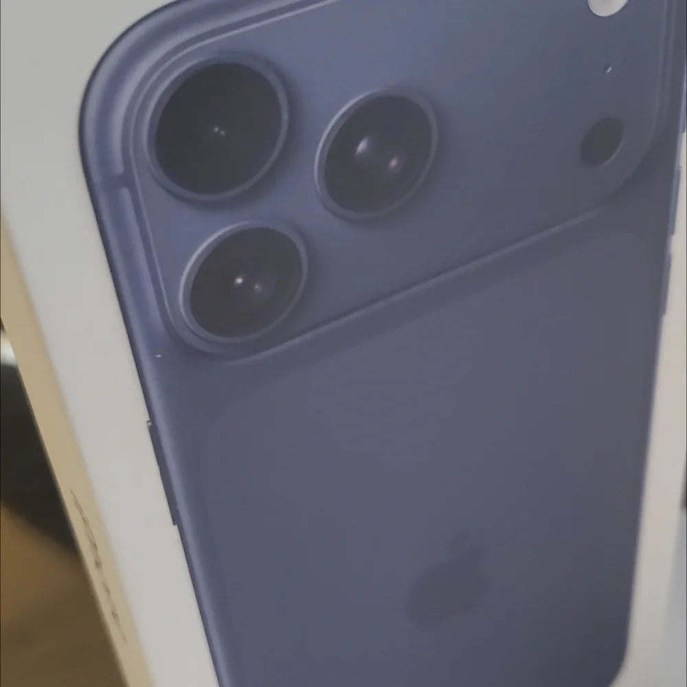 Apple iPhone - Dark Blue 17 Pro Max Box